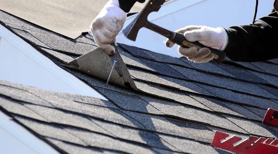 Professional gutter cleaning in Kailua Kona, HI